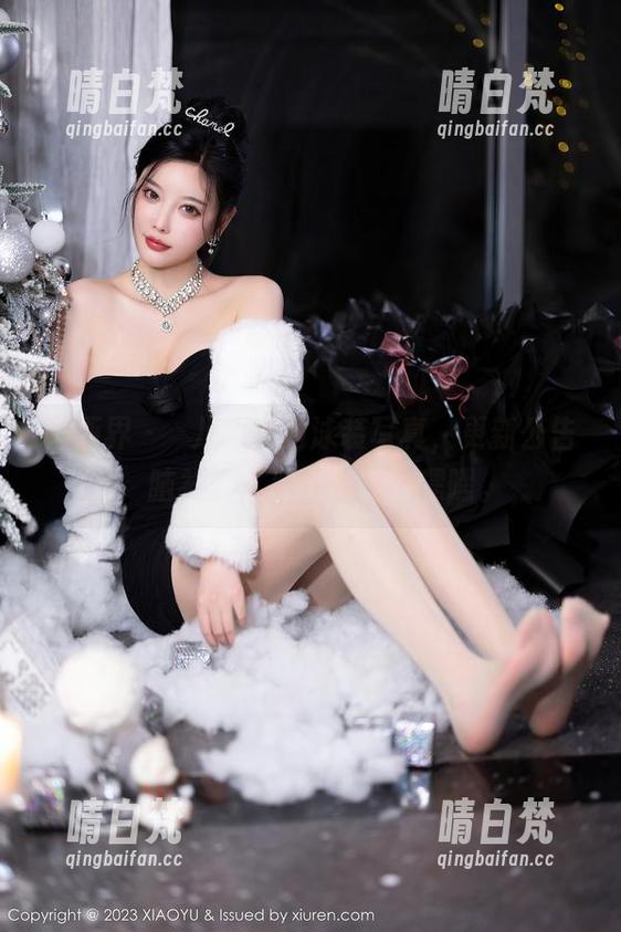 语画界 - 玥儿玥er的泳装写真，更新公告，脑补一下那个场景，嘿嘿。
