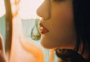 轰趴猫 – 定制的天使？艾小青这图集让你傻傻分不清