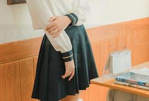 校服也是风景，逐月Su的美图让人思绪飘忽