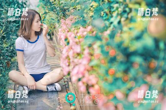 青豆客 - 明明是圣诞，汪佩妮Penny偏偏来个别出心裁的套图分享，难道我们不该多想想吗？