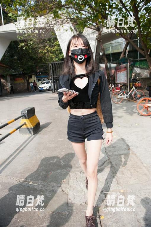魔镜街拍 - 当包臀灰裙遇上婷婷：这午后的慵懒姿态，写真集一定值得下载收藏！